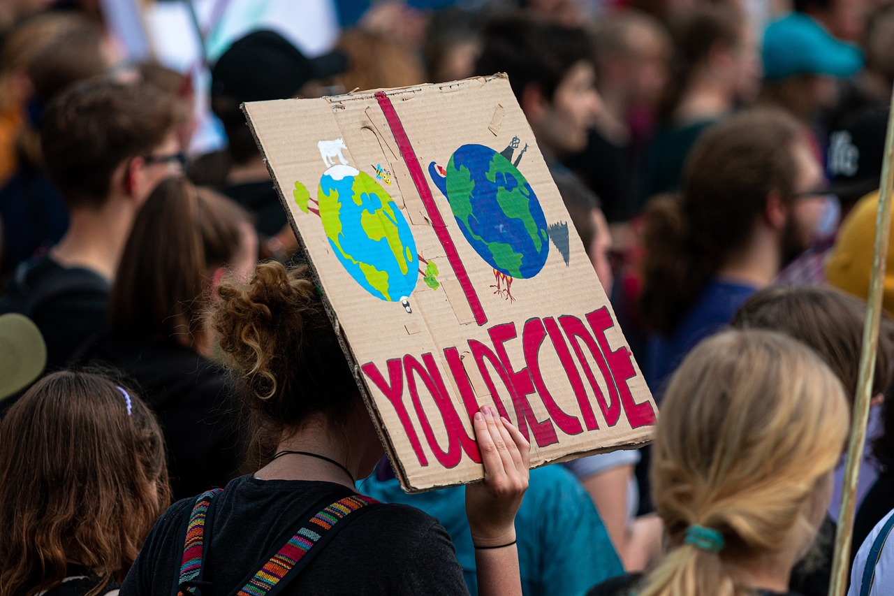 découvrez comment le changement climatique impacte notre planète, les causes de ce phénomène mondial et les actions que nous pouvons entreprendre pour préserver notre environnement pour les générations futures.