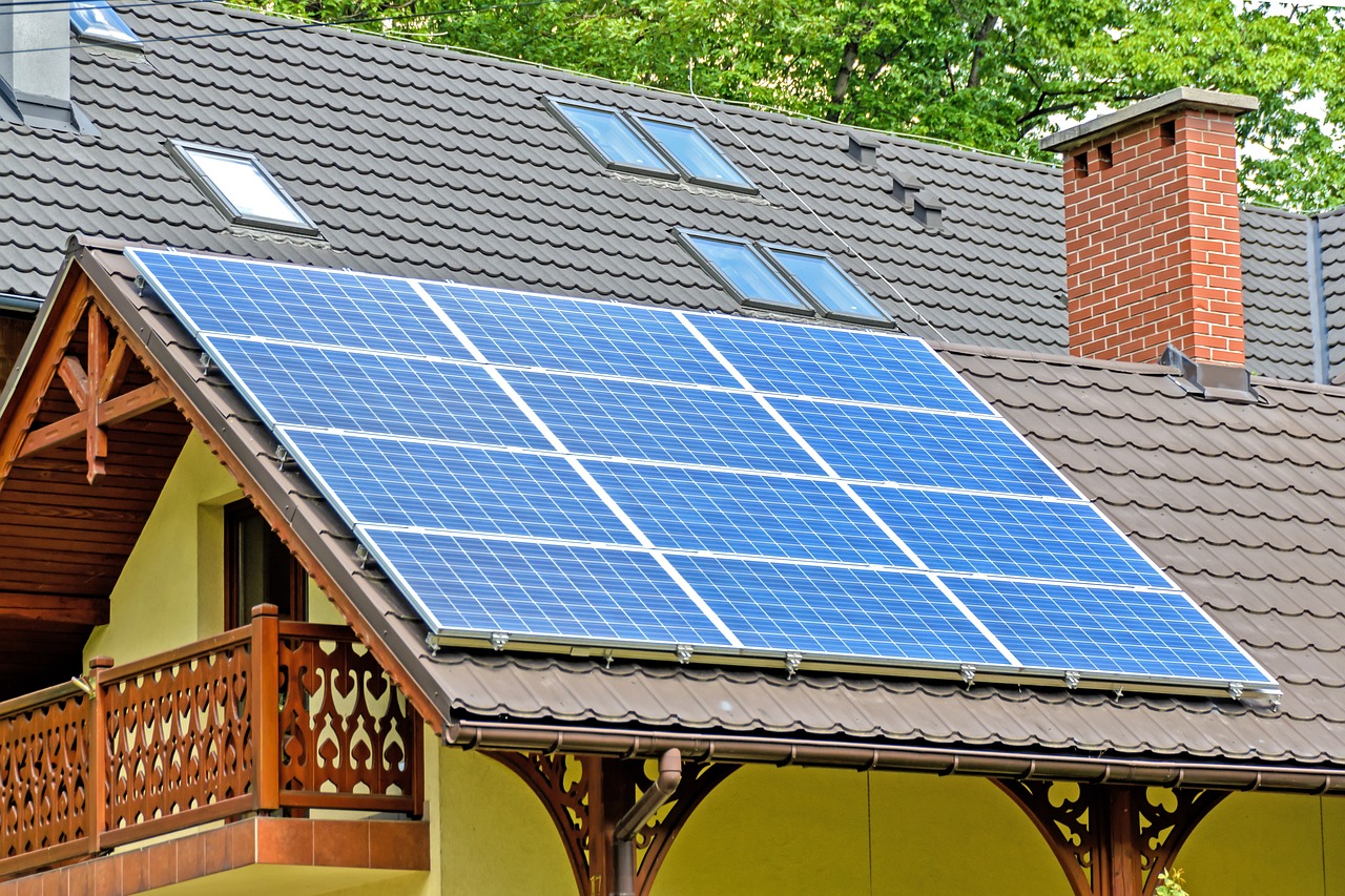 découvrez l'énergie solaire, une source d'énergie renouvelable et durable qui transforme la lumière du soleil en électricité. apprenez comment cette technologie respecte l'environnement tout en offrant des solutions économiques et accessibles aux particuliers et aux entreprises.