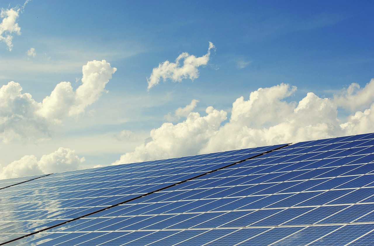 découvrez les avantages de l'énergie solaire, une source d'énergie renouvelable et durable. apprenez comment l'énergie solaire peut réduire vos factures d'électricité, diminuer votre empreinte carbone et contribuer à un avenir plus vert.